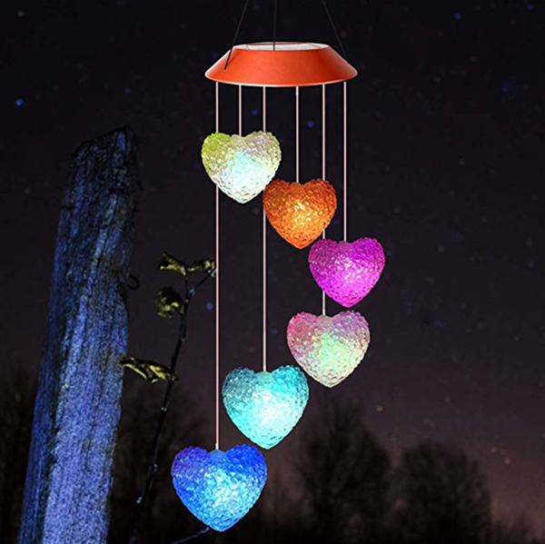 Lamp hartjes. Meerdere kleuren lamp. Zonne-energie lamp, solar verlichting. Zonne energie hanglamp Hartjes. Lamp /nachtlamp met zonnebatterij/ solar lamp