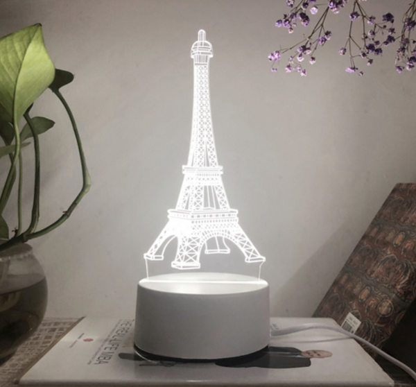 Nachtlamp Eiffeltoren. Romantische nachtlamp. Leuke Tafelnachtlamp Parijs Eiffeltoren. Mood lamp multicolor.