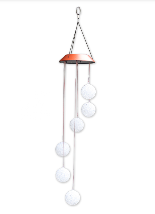 Zonne-energie lamp. Zonne-energie hanglamp balletjes. Lamp /nachtlamp met zonnebatterij/ solar lamp
