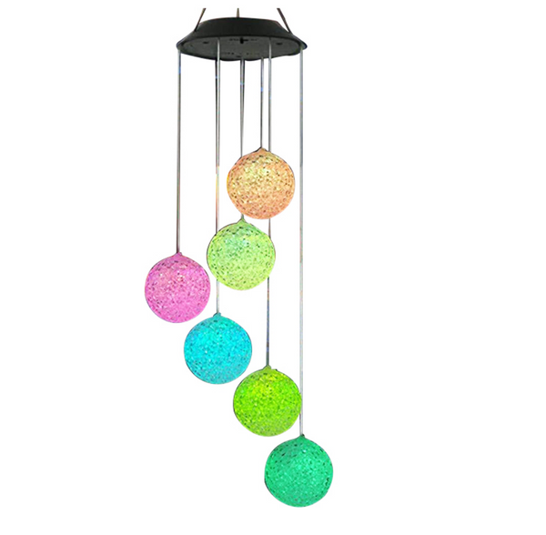 Zonne-energie lamp. Zonne-energie hanglamp balletjes. Lamp /nachtlamp met zonnebatterij/ solar lamp