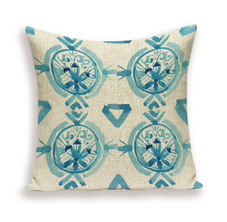 Kussenhoes Creme met blauwe ornament. Decoratieve kussensloop creme, blauw. Sierkussenhoes 45x45 stijl 2