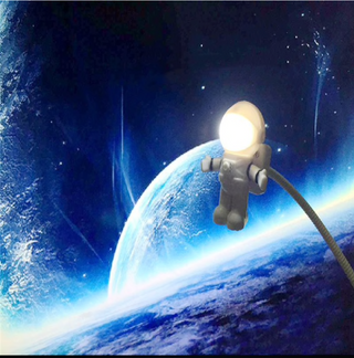 Leeslampje kind of volwassen. Stopcontact lamp. Stopcontact nachtlampje/ leeslampje. Leuke nachtlamp Kosmonaut/Astronaut.