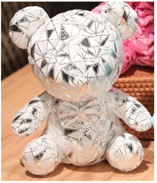 Sinterklaas cadeau voor meisje of dame. Sinterklaascadeau knuffel beertje, Knuffelbeer cadeau voor geliefde. Knuffelbeer wit met zilver. Sinterklaas cadeautjes, Kerstcadeautjes.