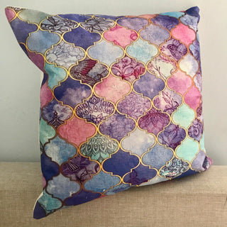 Kussenhoes geometrische patroon. Kussenhoes ornament paars, blauw, creme. Kussenhoes Oosterse stijl. Landelijke stijl kussenhoes.